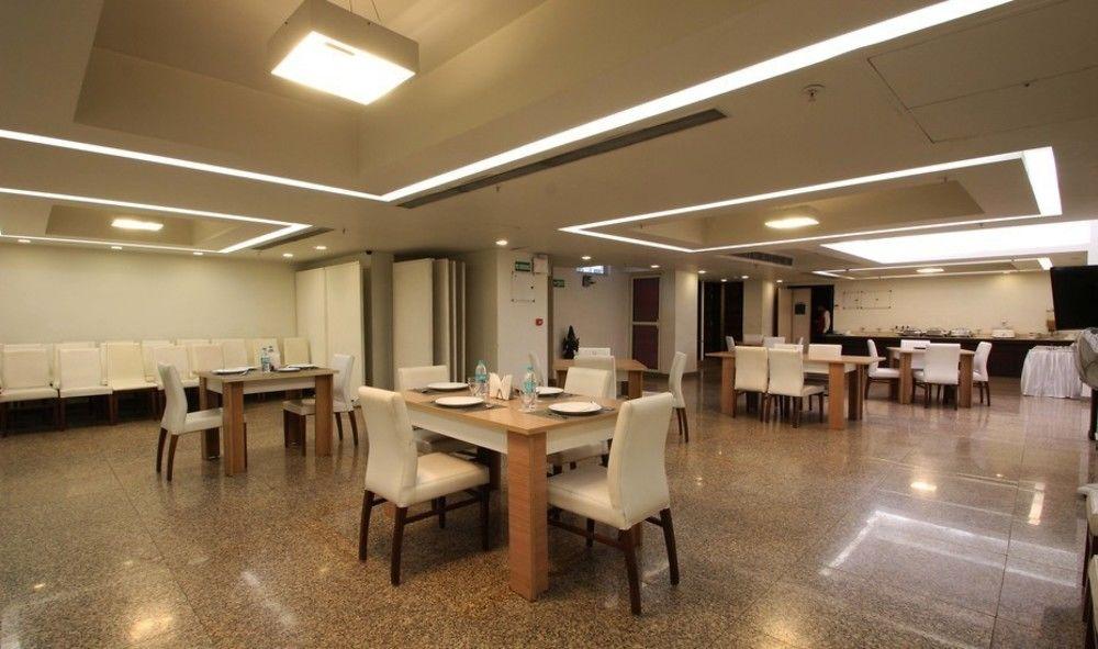 Hotel Ivory 32 New Delhi Exterior foto