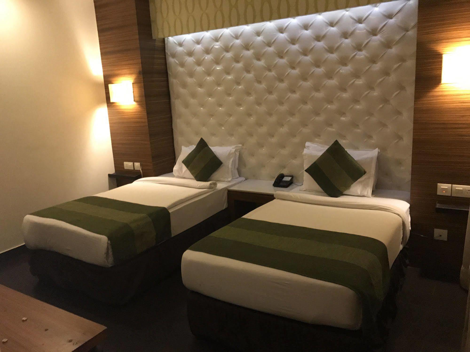 Hotel Ivory 32 New Delhi Exterior foto
