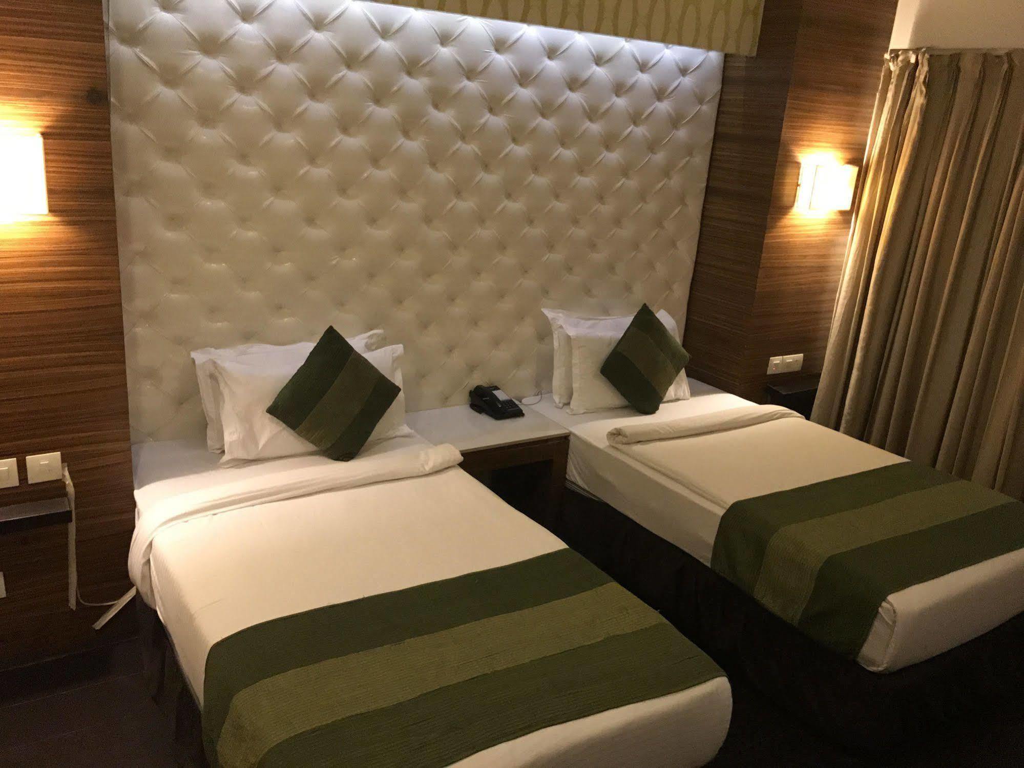 Hotel Ivory 32 New Delhi Exterior foto