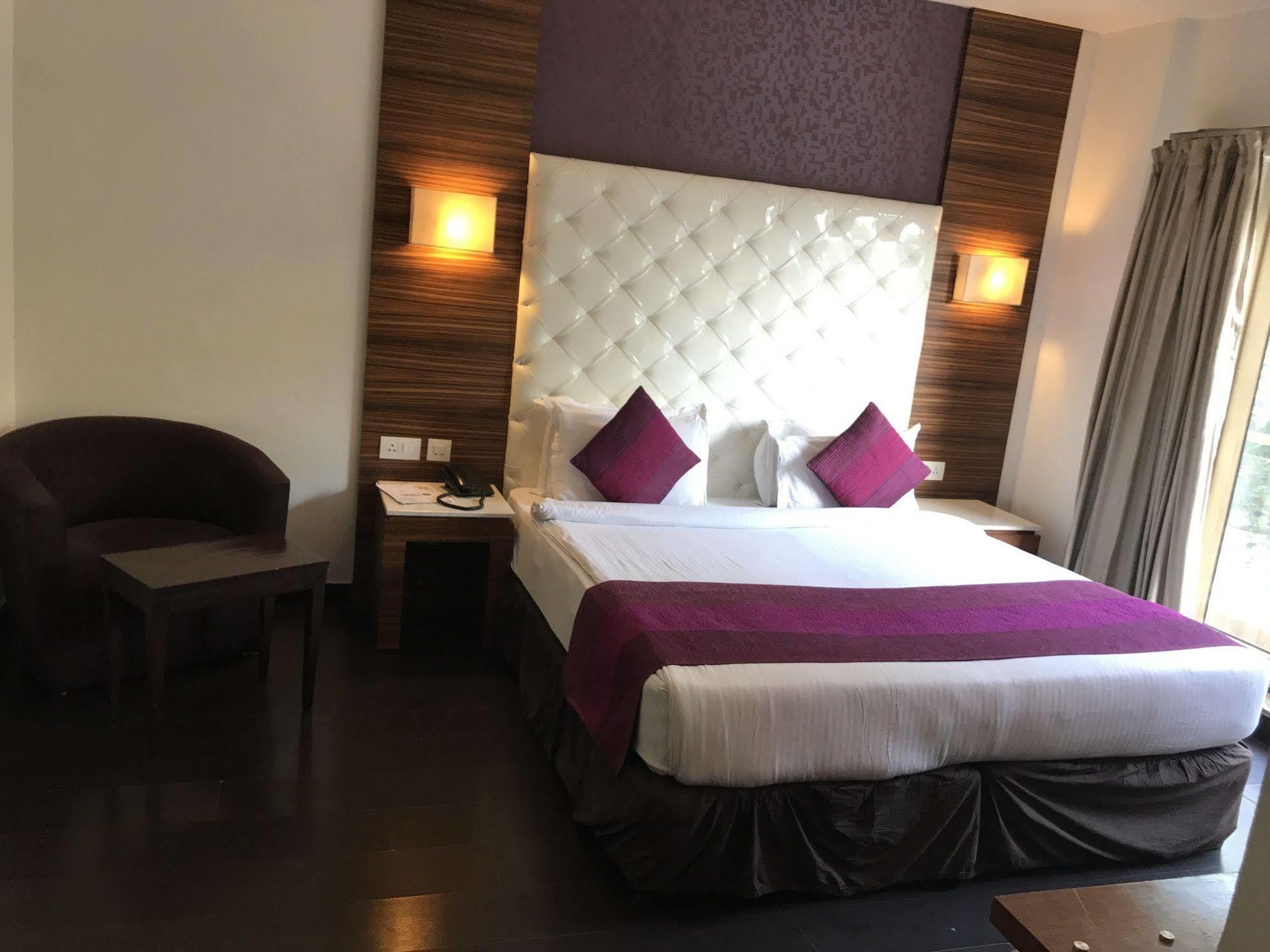 Hotel Ivory 32 New Delhi Exterior foto