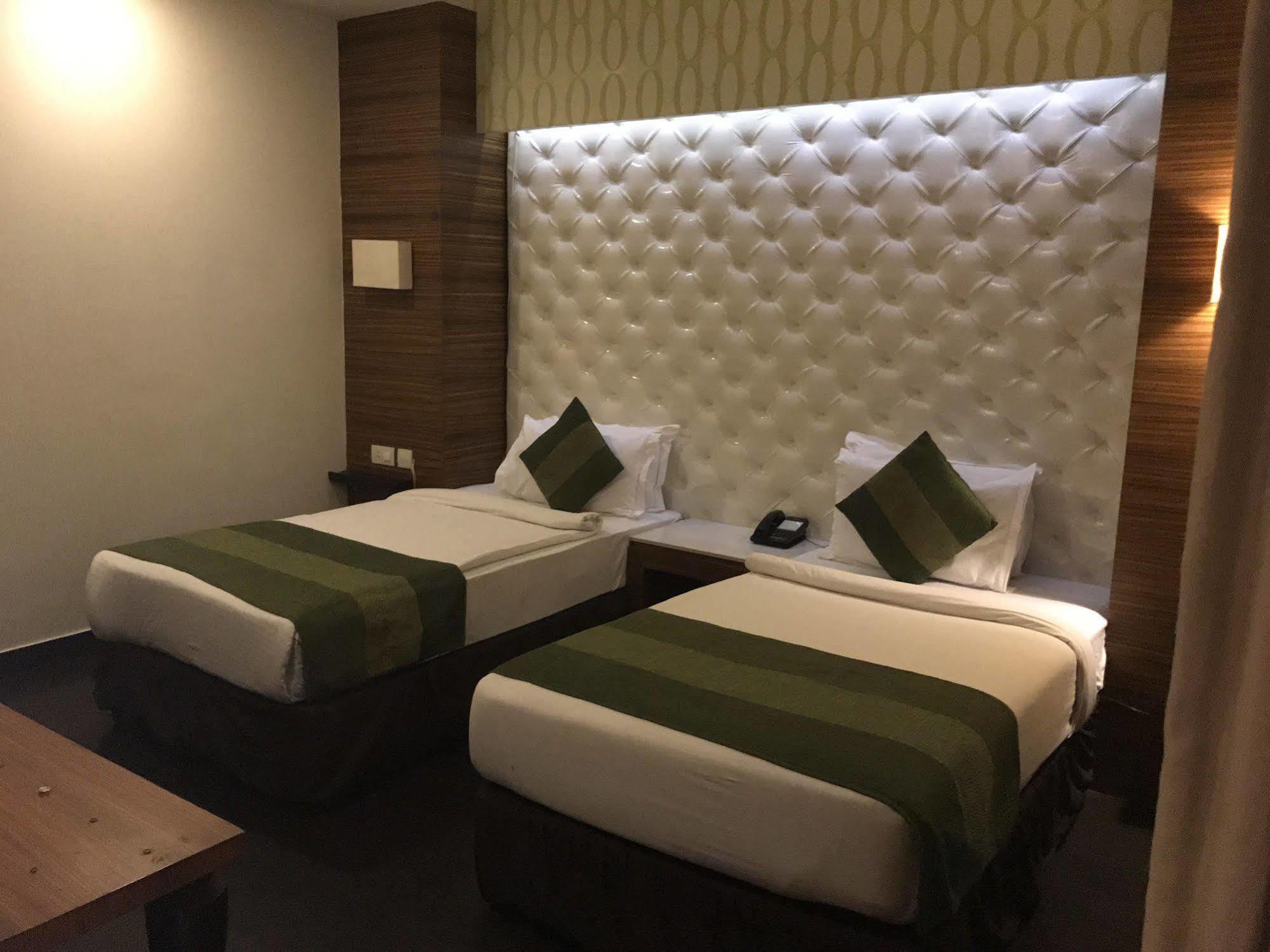 Hotel Ivory 32 New Delhi Exterior foto